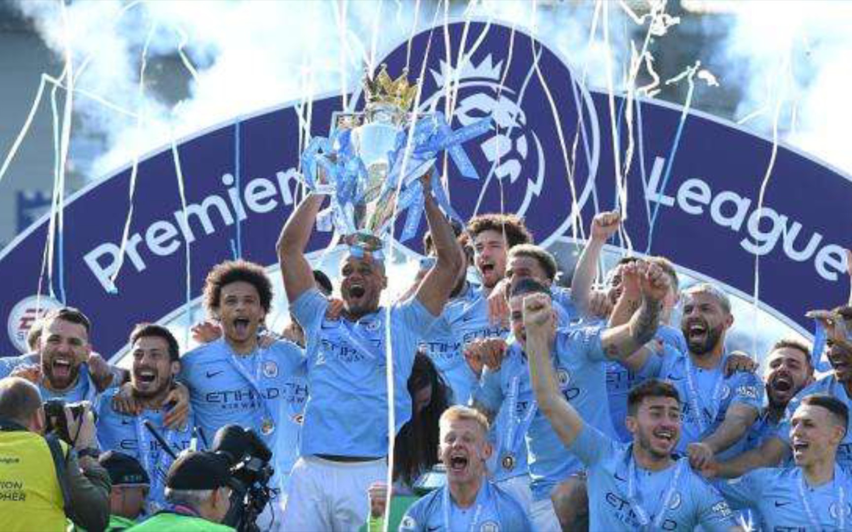 组织缜密的 组织缜密的